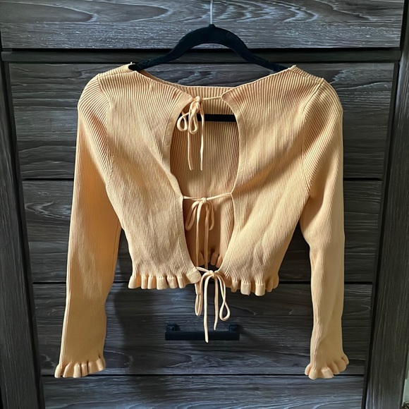 Lush Yellow Ribbed Ruffled Tie Back Sweater - Picture 3 of 7